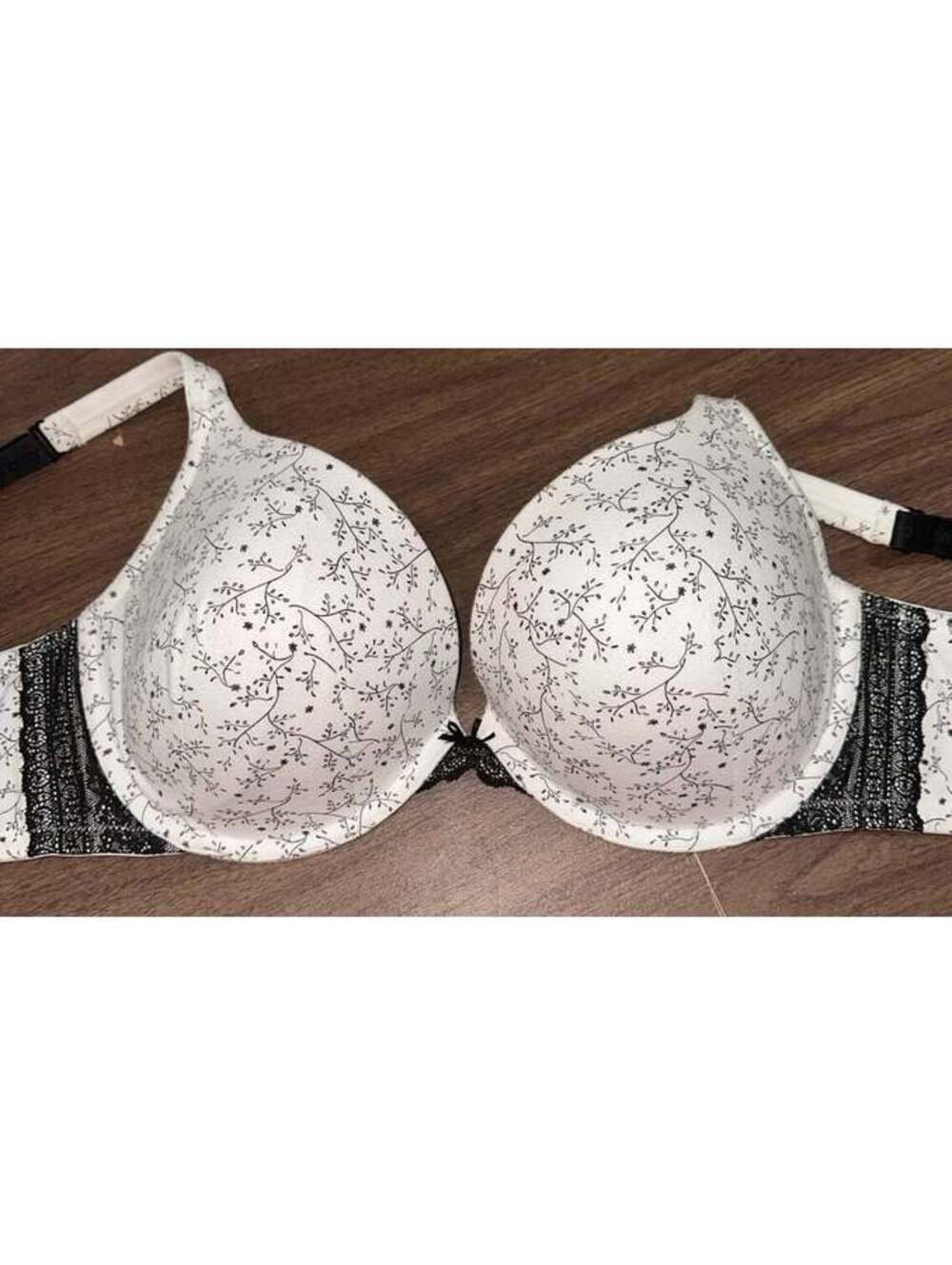 Cacique plunge bra size 38 F
